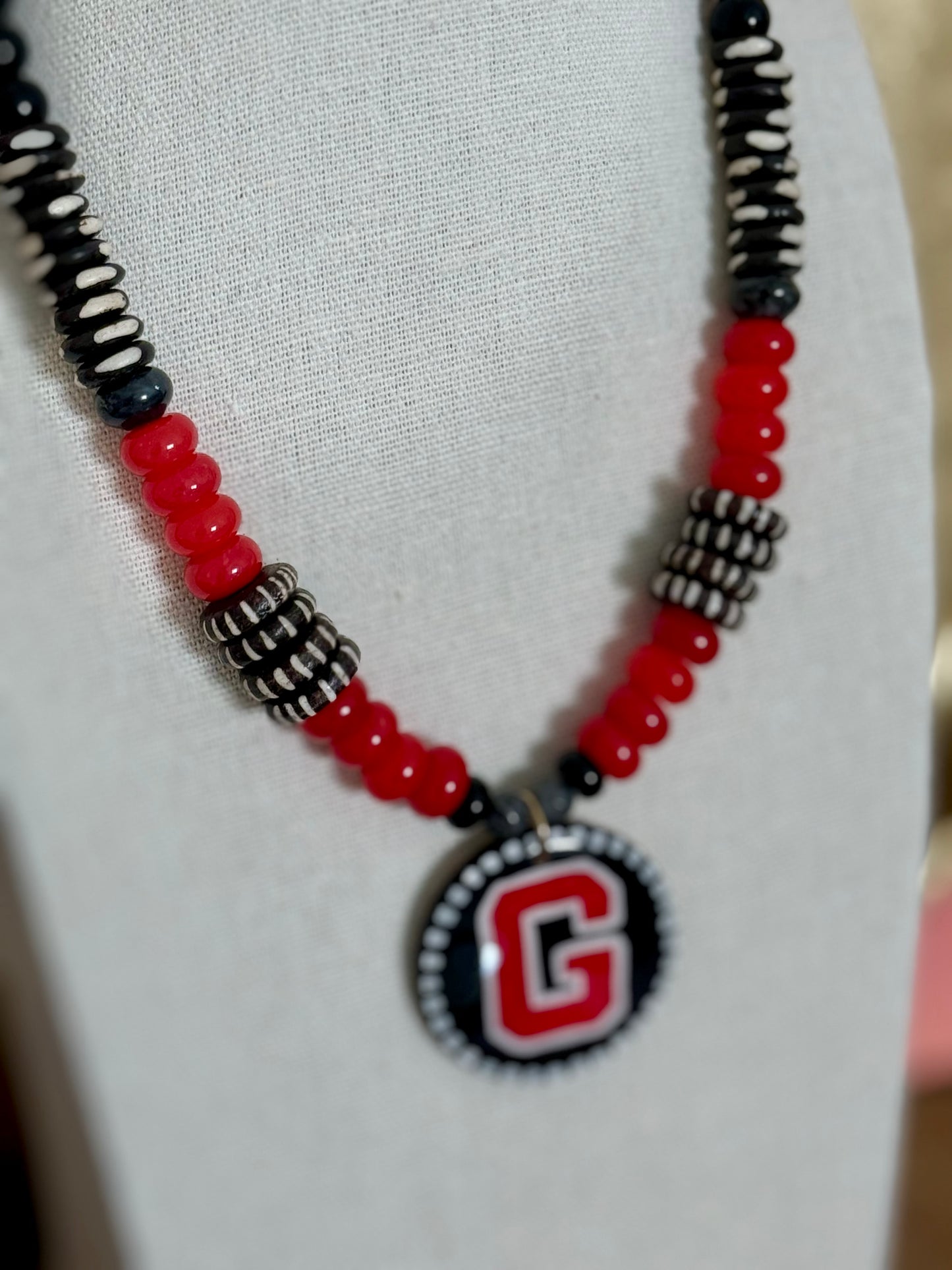 Classic “G” Medium Pendant- Black